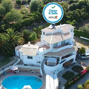 https://the-white-house-bb-in-the-villa.hotelaalgarve.com