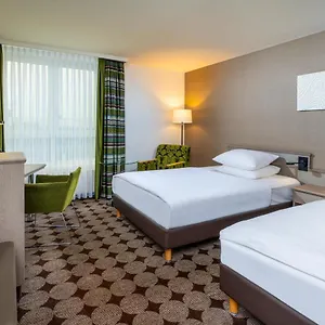 **** Отель Moevenpick Airport Германия